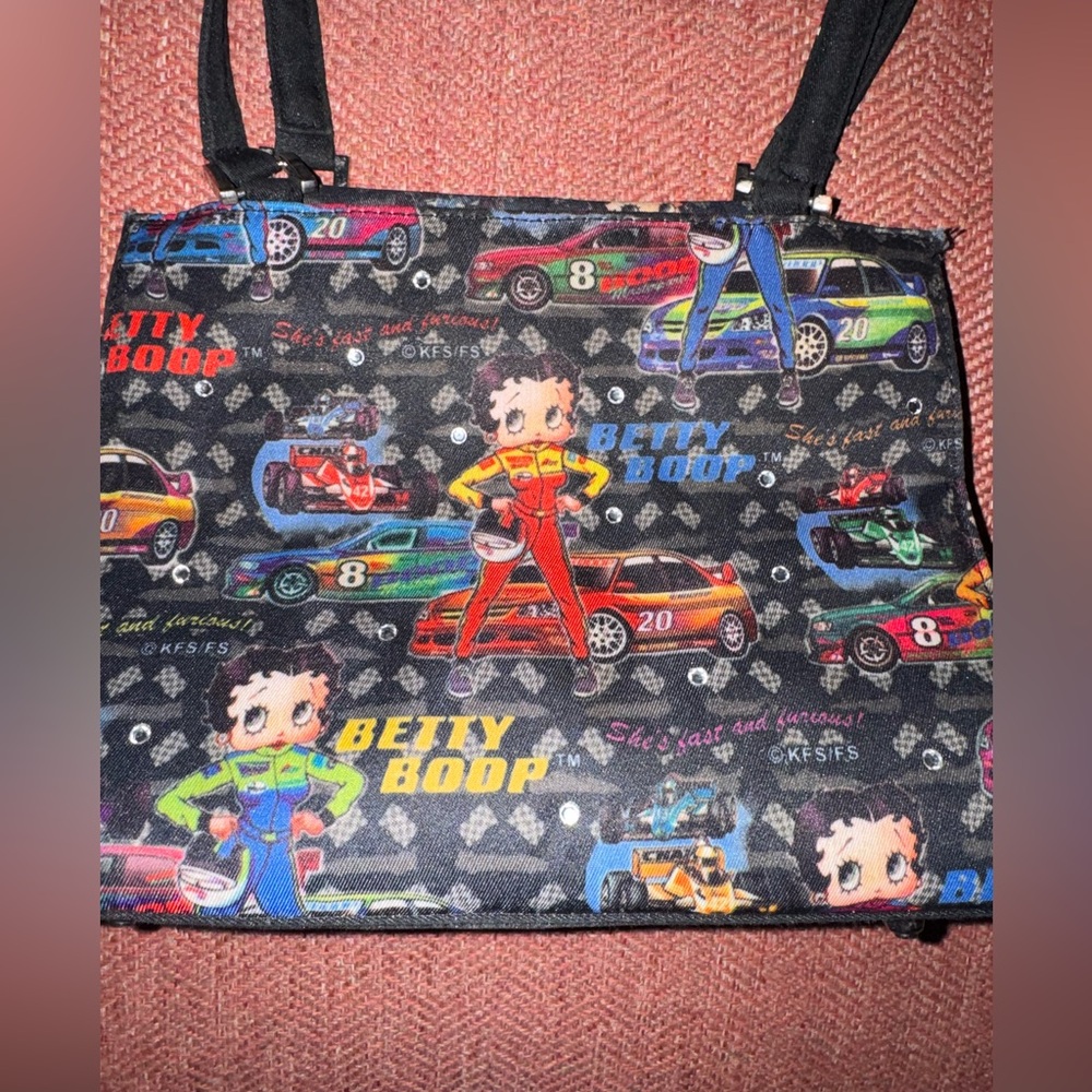 Betty Boop Racing Purse - Picture 2 of 4